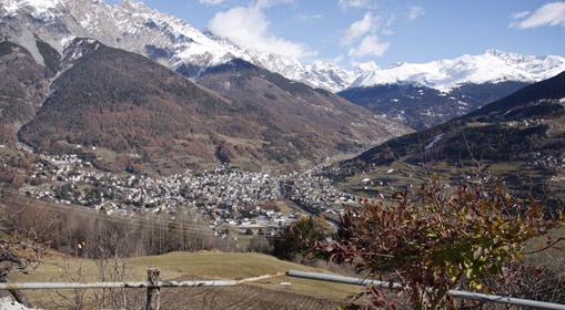 Panorama dalla passeggiata Oga-Calosc sulla valle di Bormio