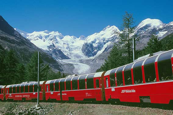 Il treno del Bernina Express - Vetture panoramiche